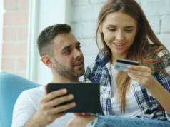 Polki z dziećmi mają najmniejsze oszczędności. Cena za macierzyństwo jest bardzo wysoka