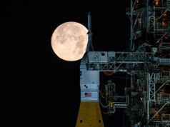 Poczuj się jak w centrum dowodzenia w Houston. NASA pozwoli śledzić załogową misję Artemis II na żywo (nawet w AR)