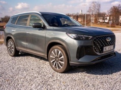 Chery Tiggo 8 Super Hybrid Prestige nie jest złe, lecz padło ofiarą większego brata