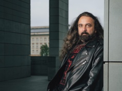 Medioznawca: „Dziś istnieją w tylko dwie klasy: bogatych i biednych, a ci, którzy mają się za klasę średnią, są po prostu wśród tych biednych”