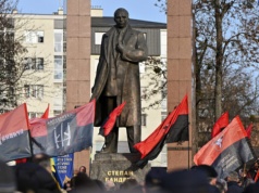 Pro-nazistowskie materiały w pociągu. Przewoził je Ukrainiec