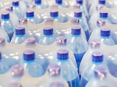 Kultowy producent wody mineralnej ogłasza upadłość. Marka istniała 160 lat! Teraz stoi nad przepaścią