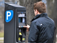 Parkometr ma ukrytą funkcję. Kierowcy w Niemczech korzystają z niej codziennie