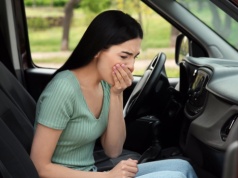 Choroba lokomocyjna to problem tysięcy. Dietetyk radzi, co jeść