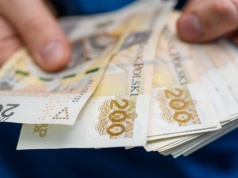 Emeryci muszą podpisać, inaczej pieniądze przepadną. 30 kwietnia mija termin