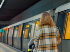 Dramatyczne chwile na stacji Pietrzykowice Żywieckie. Matka wysiadła, niemowlę w wózku zostało w pociągu