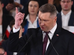 Kaczyński wybrał cel i przerzuca siły. Czarnek to ważny element tej układanki