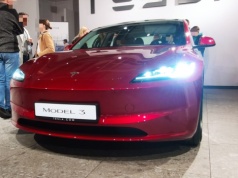 Dlaczego Tesle często oblewają badanie okresowe TÜV? Przez światła. Ludzie z TÜV ich nie ustawiają, chociaż powinni to robić