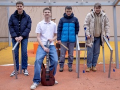 Dopiero zaczęli, a już planują pierwsze koncerty. Zespół The Waves w najnowszym numerze Zwrotu