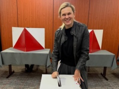 "Kłamstwo na każdej stronie". Sąd zdecydował, że Nowacka musi przeprosić autora podręcznika