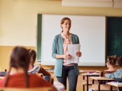 850 zł dodatku dla nauczycieli plus waloryzacja. Sprawa jest już w MEN