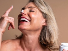 Ten krem ma kosmiczną dawkę kolagenu i kwasu hialuronowego! Usuwa zmarszczki w trymiga!