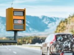 Właściciel auta nie musi donosić sam na siebie. Grozi mu 30 000 zł kary