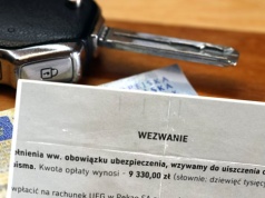 Gdy nie masz OC przez dzień, zapłacisz jak za nowe auto. Oto mechanizm kar, które rujnują Polaków