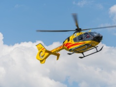 16-latka nieprzytomna po upadku z konia. 15-latek ciężko ranny piłą mechaniczną – dramatyczne zdarzenia z udziałem nastolatków