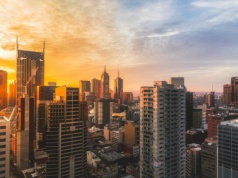 Zamrożony kapitał i tykająca bomba. Jak innowacyjny model transakcji odmienia rynek "trudnych" nieruchomości?