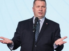 Czarnek kandydatem PiS na premiera. "Wiemy, jak dbać o kobiety"