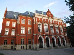 Absolwenci UJ po raz kolejny bezkonkurencyjni. To już dwudziesty sukces z rzędu