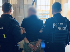 Bezwzględne więzienie oraz dożywotni zakaz prowadzenia pojazdów dla kierowcy Mercedesa zatrzymanego przez policjantów z Kostrzyna