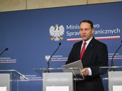 Polacy ignorują wojnę i lecą na Bliski Wschód. Sikorski podał liczby