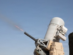 Wystrzał z jego karabinu wygląda jak laser. Phalanx broni Bliskiego Wschodu