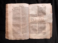 Udało się znaleźć wyjątkową księgę. „Amalgest” z dopiskami Galileusza