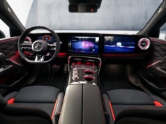 14-calowe ekrany i fizyczne sterowanie. Oto wnętrze nowego AMG GT 4-Door Coupé