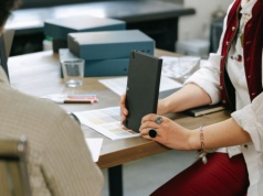 Miliardy na kontach firm i pracowników. Nowa ustawa wchodzi w życie. Kto załapie się na pomoc?