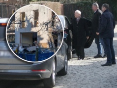 Sytuacja prezesa PiS jest nie do pozazdroszczenia. Kaczyński nie może wrócić do domu