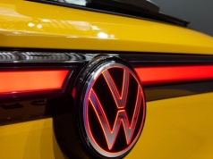 Masz takie logo na swoim aucie? Może cię słono kosztować