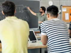 Burza ws. wynagrodzeń nauczycieli. MEN musi podjąć kluczową decyzję