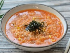 Ta zupa smakuje jak gołąbki. Nie trzeba nic zawijać, a cała rodzina naje się do syta