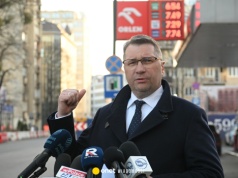 Przemysław Czarnek uderza w rząd. "Z rządowych limuzyn nie widać"