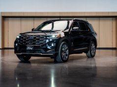 Papież ma nowy samochód. I to jaki! Potężny silnik pochodzi z radiowozu