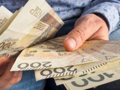 Europa wraca do gotówki. Szwecja i kraje UE zalecają domowe rezerwy, a jak jest w Polsce?