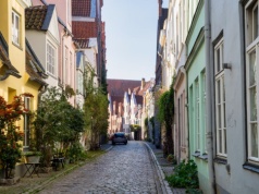 Nadbałtycka perełka wygląda jak kopia Gdańska. Tu atrakcji nie brakuje