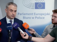 Polacy pod coraz większym wpływem kłamstw i fake newsów. Raport NASK o bezradności państwa