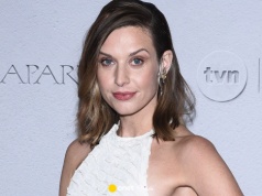 Internauci są oburzeni jej koncertem. Tak Julia Kamińska tłumaczy się z użycia motywów religijnych