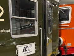 Podróż koleją w stylu lat 80.? PKP Intercity szykuje "wehikuł czasu" na torach