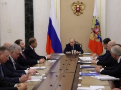 Moskwa znowu kusi ropą i gazem, wtórują jej Węgry i Słowacja