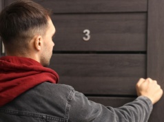 Cisza nocna to nie wszystko. Sprawdź, jak skutecznie walczyć z sąsiadem, który niszczy twój spokój