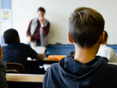 Sondaż ujawnia tajemnicę polskich szkół. MEN musi zadbać o stabilność nauczania