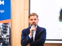 „Czy przez AI zwolnimy wszystkich?”. Radomscy przedsiębiorcy rozmawiali o sztucznej inteligencji