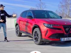 Alfa Romeo Junior Ibrida Q4 - produkt czy emocje?| 11 minut