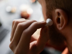 Słuchawki douszne z toksynami BPA. Znaleziono je w aż 81 markach