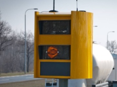 Nie zapłacisz mandatu z fotoradaru, stracisz dowód rejestracyjny. Jest projekt rządu