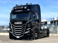 Czarna kabina, białe linie i kilka dodatków – Iveco S-Way 580 po ciekawym tuningu