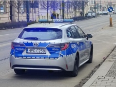 Akcja policji w Krakowie. Funkcjonariusze sprawdzają kierowców i pasażerów