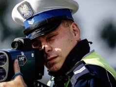 Jechali ponad 100 km/h przez Sopot. Policjanci zatrzymali sześciu piratów drogowych