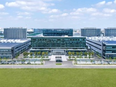 Perowskity: Inwestycja 500 mln dolarów w fabrykę maszyn dla nowej generacji paneli słonecznych